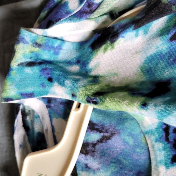 Jones New York Set- tank and cardigan - Picture 2 of 10